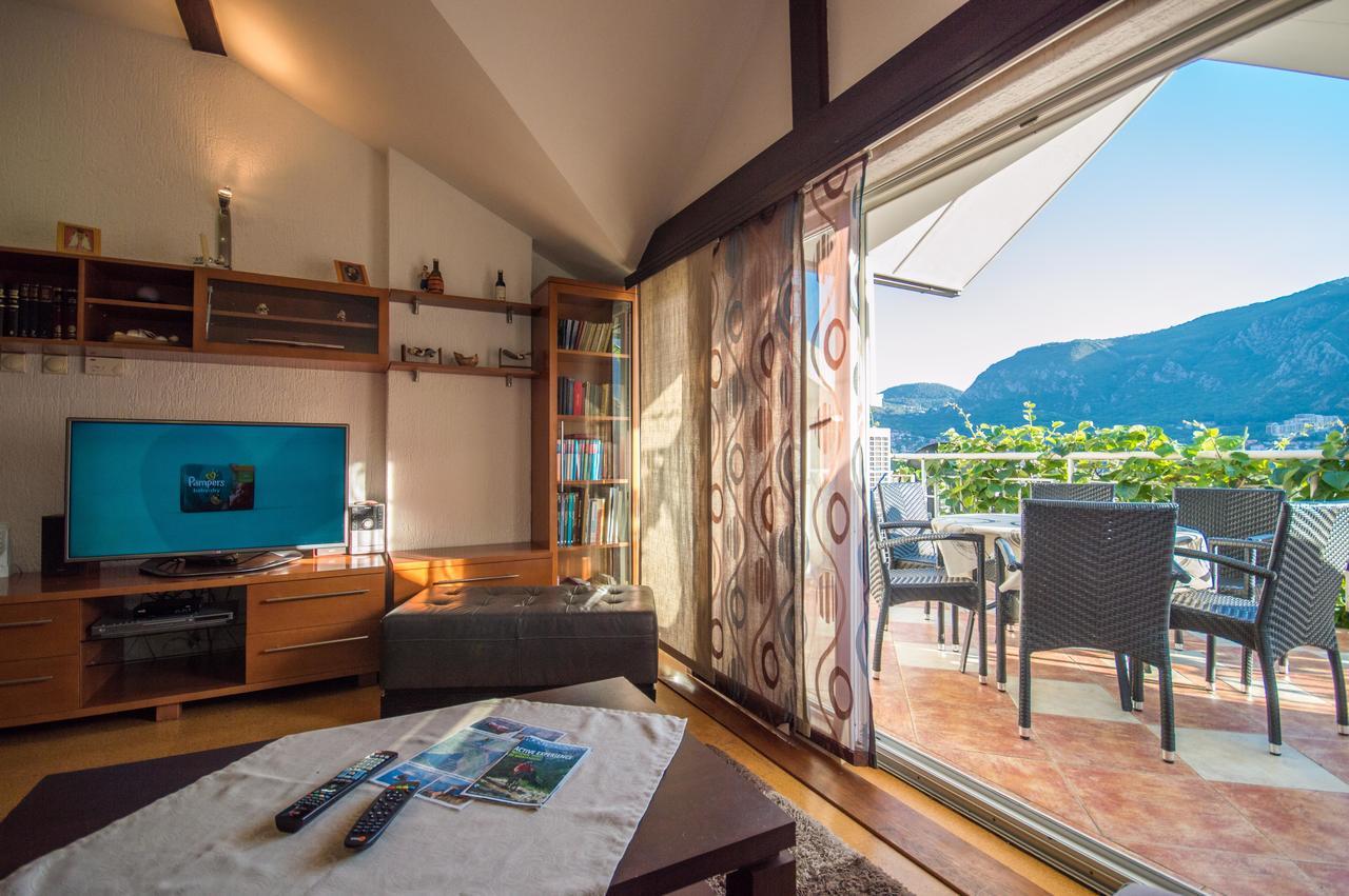 Apartment Kiwi Kotor Exterior photo